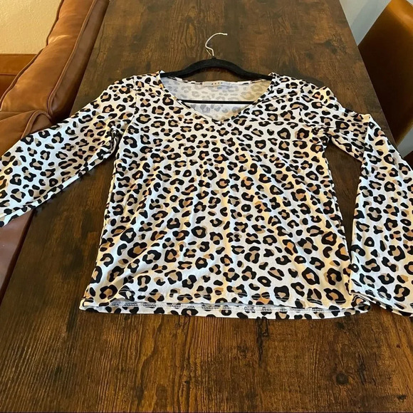 Gaze Cheetah Print Long Sleeve Top - Picture 12 of 12
